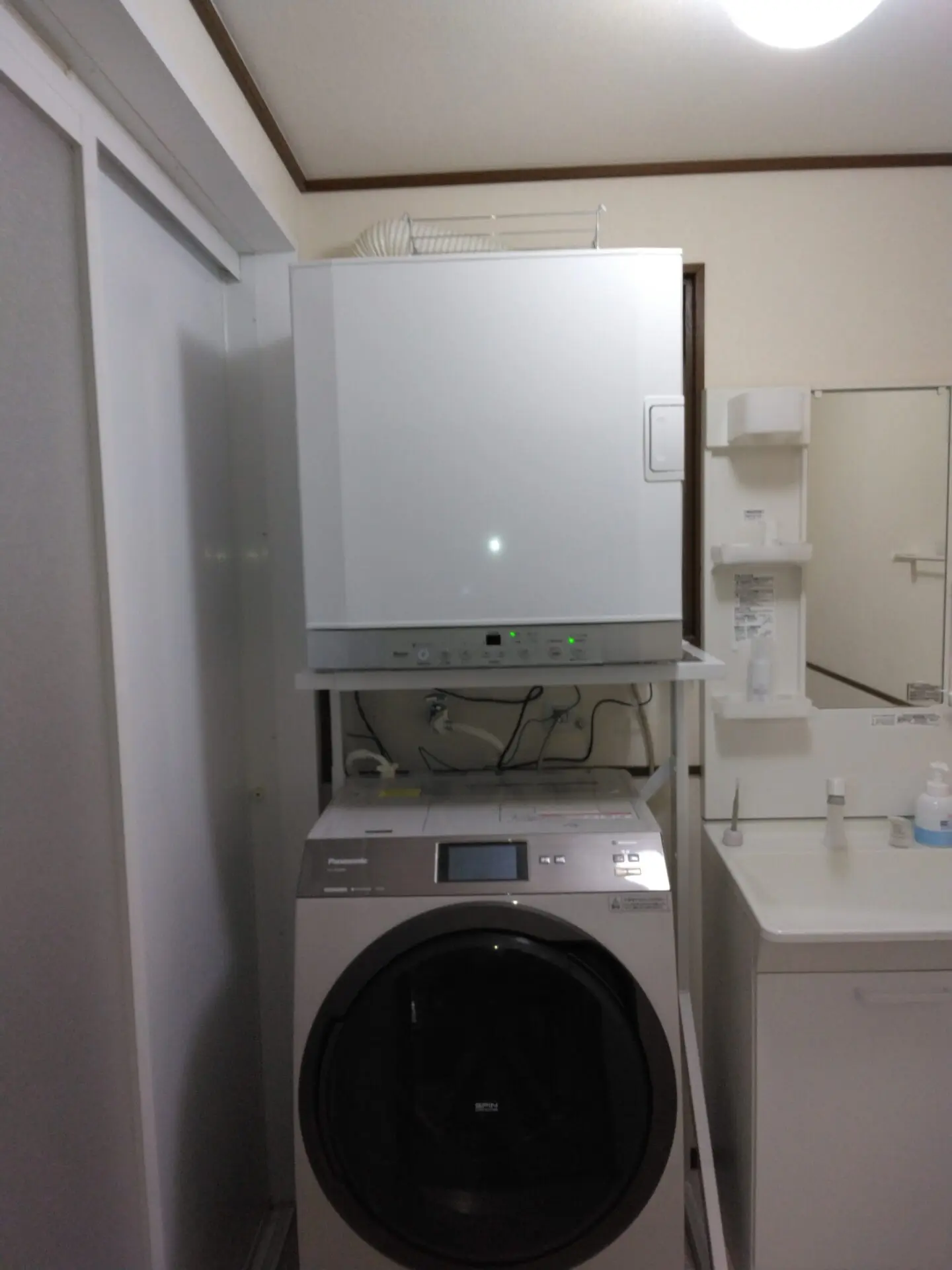 平田】ドラム式洗濯乾燥機の上に設置しました | 森田産業株式会社