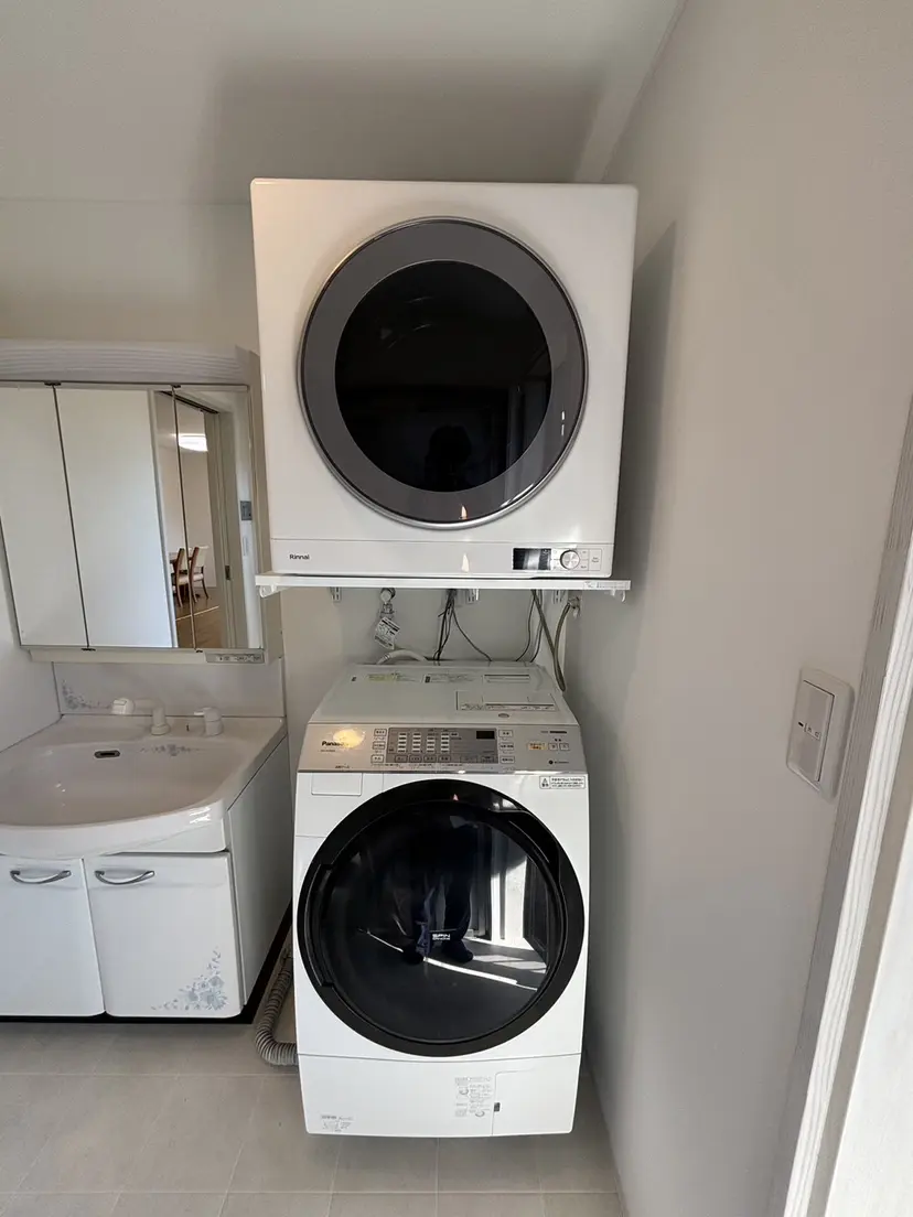 ★衣類乾燥機(回転ドラム式SANYO）＆専用台付2万円【山形市／手渡しのみ】 ☆衣類乾燥機(回転ドラム式SANYO）＆専用台付2万円【山形